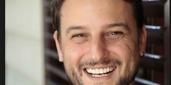 Fırat Çöloğlu Kimdir?