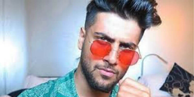 Reynmen 'Seni De Biz Ünlü Ettik' Diyen Takipçisine