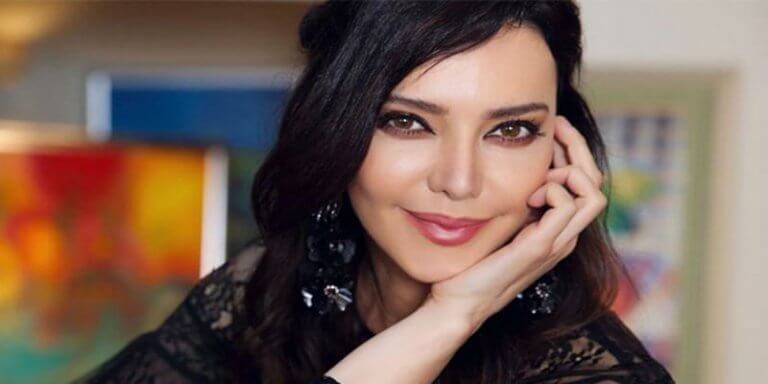 Hande Ataizi, Genç Sevgilisi İle İlk Defa Görüntülendi..