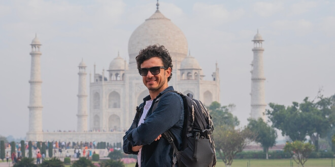 Buray Tac Mahal'den Kliple Döndü