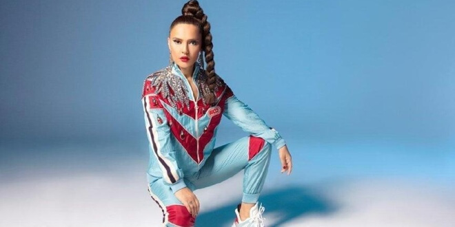 Demet Akalın Alışveriş Turunda!