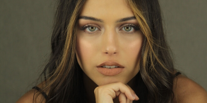 Derya Yıldırım Kimdir?