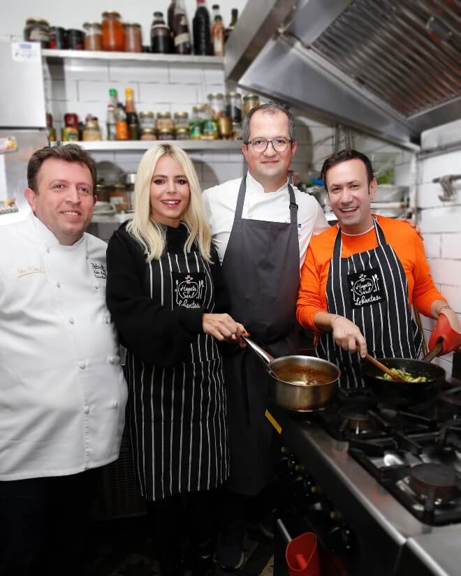 Simge ve Özgür Aras Evsizler İçin Yemek Pişirdi!