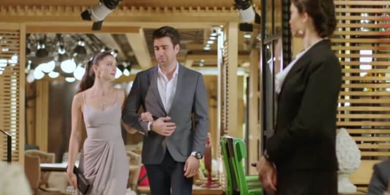 Ayşe İle Kerem Romantik Akşam Yemeğinde