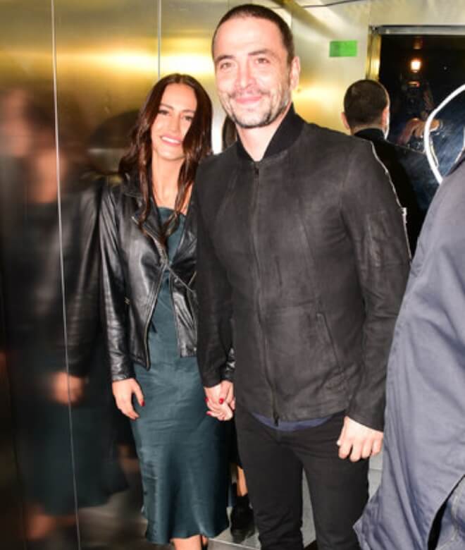 Ahmet Kural'dan Aşk Gösterisi!