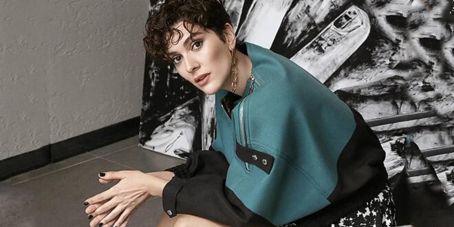 Bergüzar Korel Ve Ablasının Arasına Para Girdi!