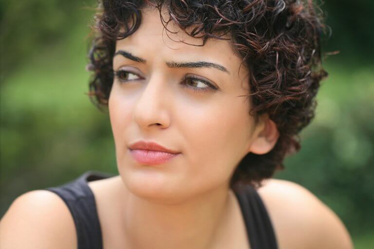 Çiçek Acar Kimdir?