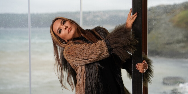 Demet-akalın-ısın-karaca-ve-arkadaşları-ile-olan-yazışmalarını-paylaştı