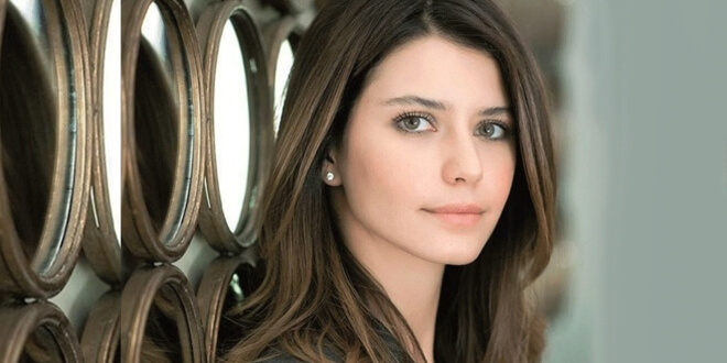 Dj Maga Beren Saat'in Sevgilisi Değilmiş! Beren Saat Kimi Koruyor?