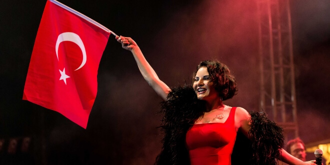 Göksel Konserini Coşturdu!