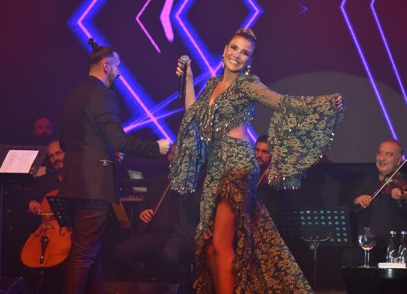 Gülben Ergen Işık Saçtı!