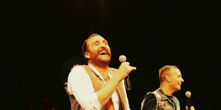 Timur Acar Sahnede Devleşti! Hem Eğlendirdi Hem Güldürdü!