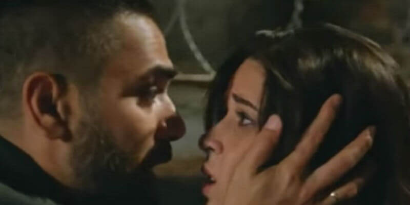 Aziz Feride'nin Hayatının Tehlikede Olduğunu Anlıyor