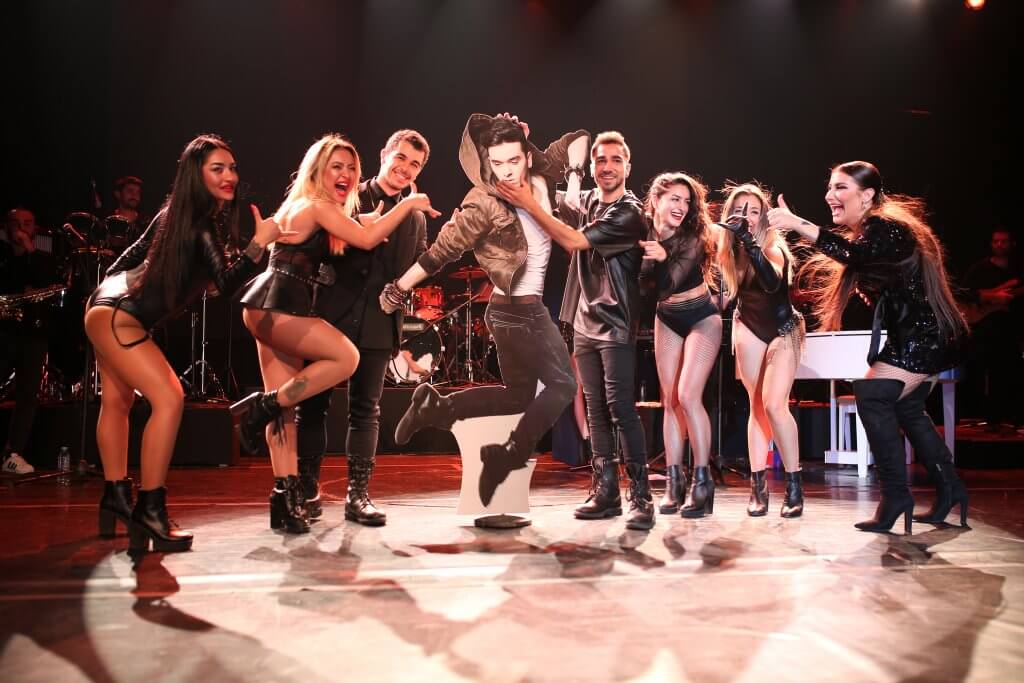 İrem Derici Konserinde Merve Özbey ile Düet Yaptı!