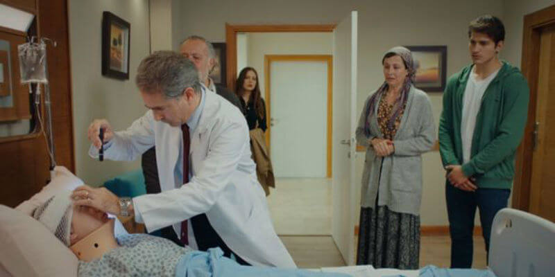 Çiçek Uyanıyor Ve Her Şeyi Hatırlıyor