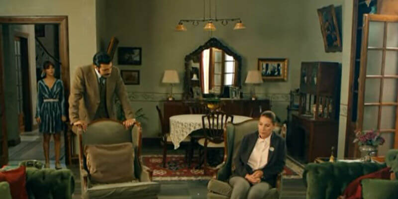 Züleyha Hünkar'ı Ele Veriyor