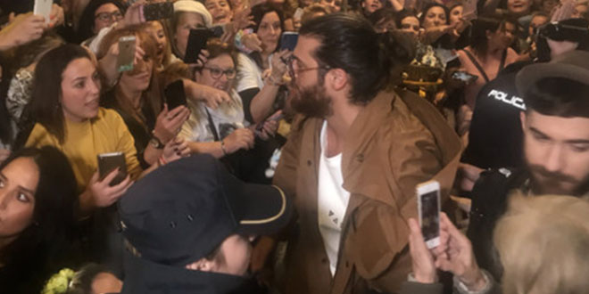 Çok Güzel Hareketler 2'den Can Yaman’a Gönderme!