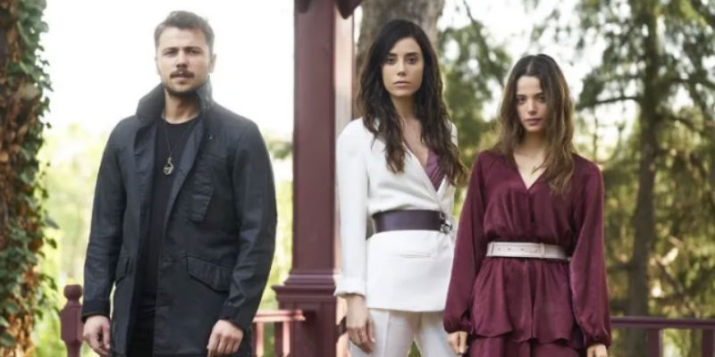 Ferhat İki Aşk Arasında Mı Kalacak