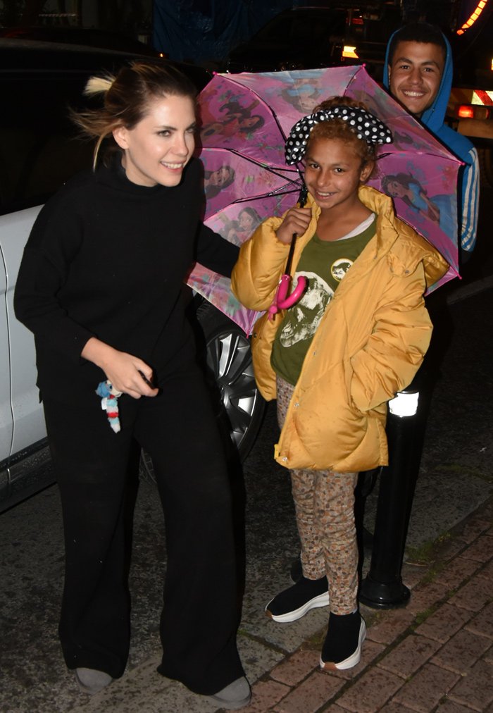 Eda Ece’den Örnek Davranış!