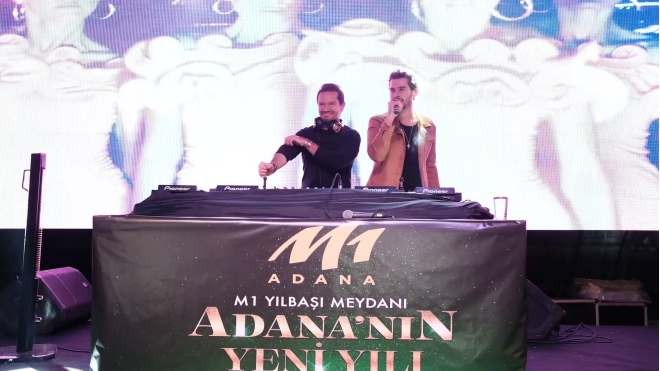 Ozan Doğulu ve Cem Belevi Adana'yı Coşturdu