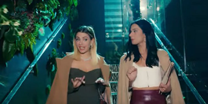 Yıldız İle Zehra Kumarhanede Basılıyor