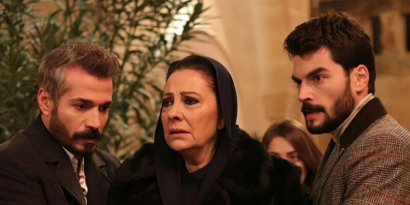 Azize Torunlarını Ateşe Verdiğinden Haberi Yok