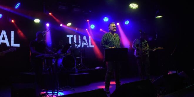 Sezi Çeşitli Kimdir?