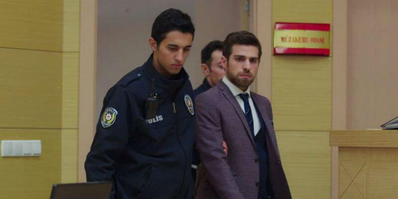 Şeniz Yine Yapıyor Yapacağını