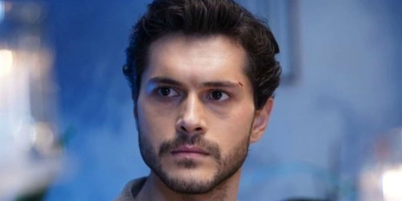 Ertan Ayaz'ın Elini Kolunu Bağlıyor