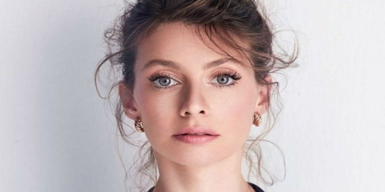 Tuba Ünsal Bir Asker Kızı Olarak Acısını Paylaştı..