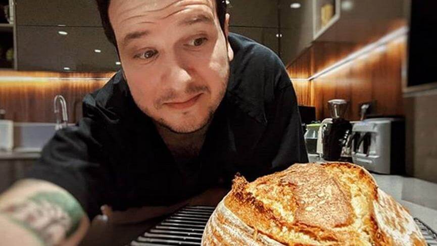 Şahan Gökbakar Takipçilerine Yemek Tarifi Verdi!