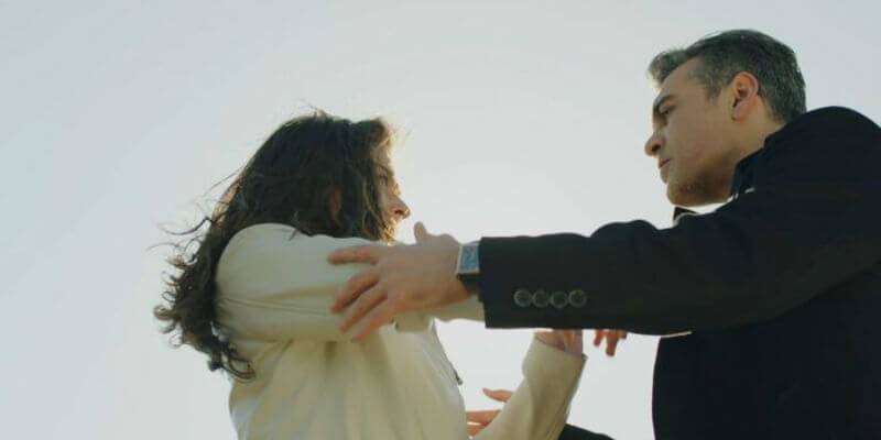 Ertan Hangi Duygusuna Teslim Olacak