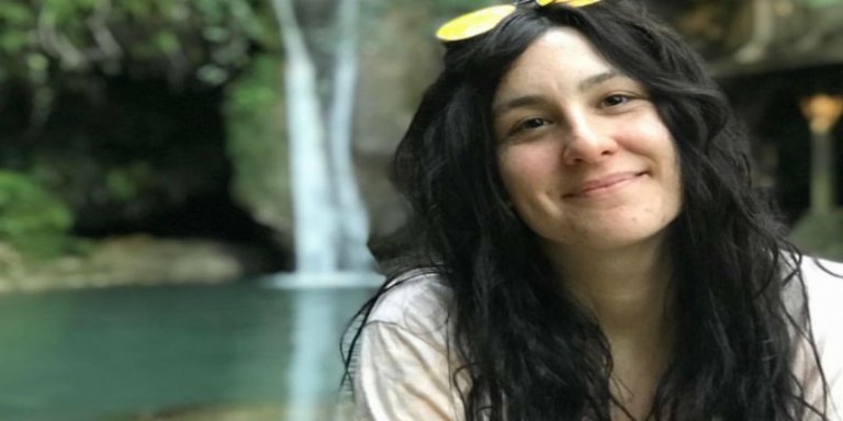 Yeni Filmi Zengo’nun Galasında Yasemin Sakallıoğlu’nu Görenler Tanıyamadı..