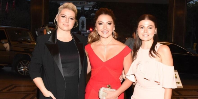 Açıkgöz Ailesinde Sular Durulmuyor! Derya Açıkgöz De Ablası Hülya Açıkgöz'ü Sildi