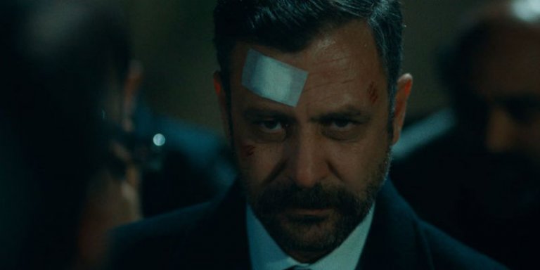 Çukur 3. Sezon 25. Bölüm İlk Sahne Yayında! Çağatay’ın Eline Kelepçe Takılıyor!