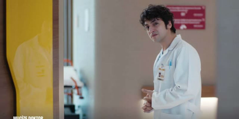 Ali Babasının Değişmediğini Anlıyor