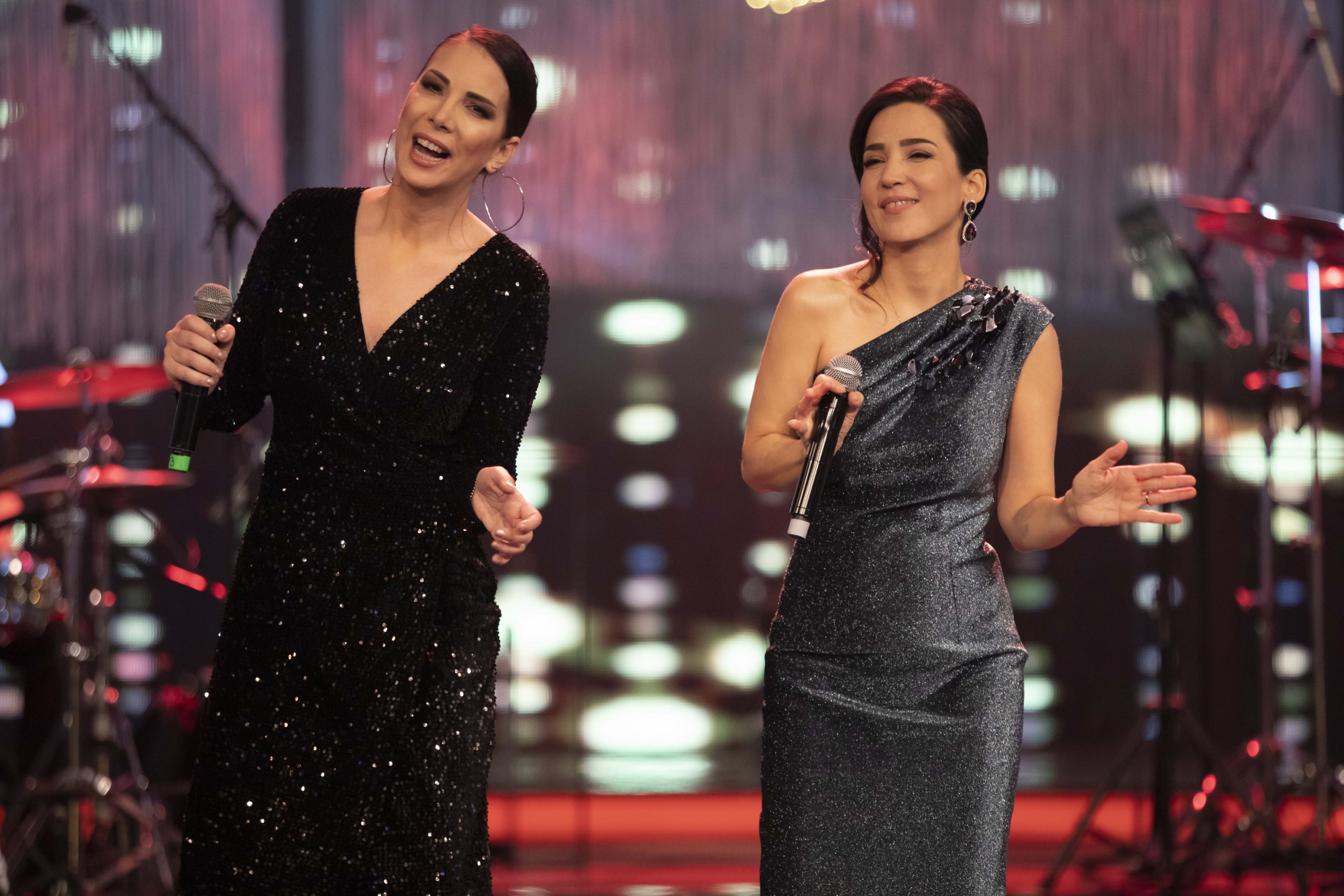 Tuğba Özerk Ve İpek Açar