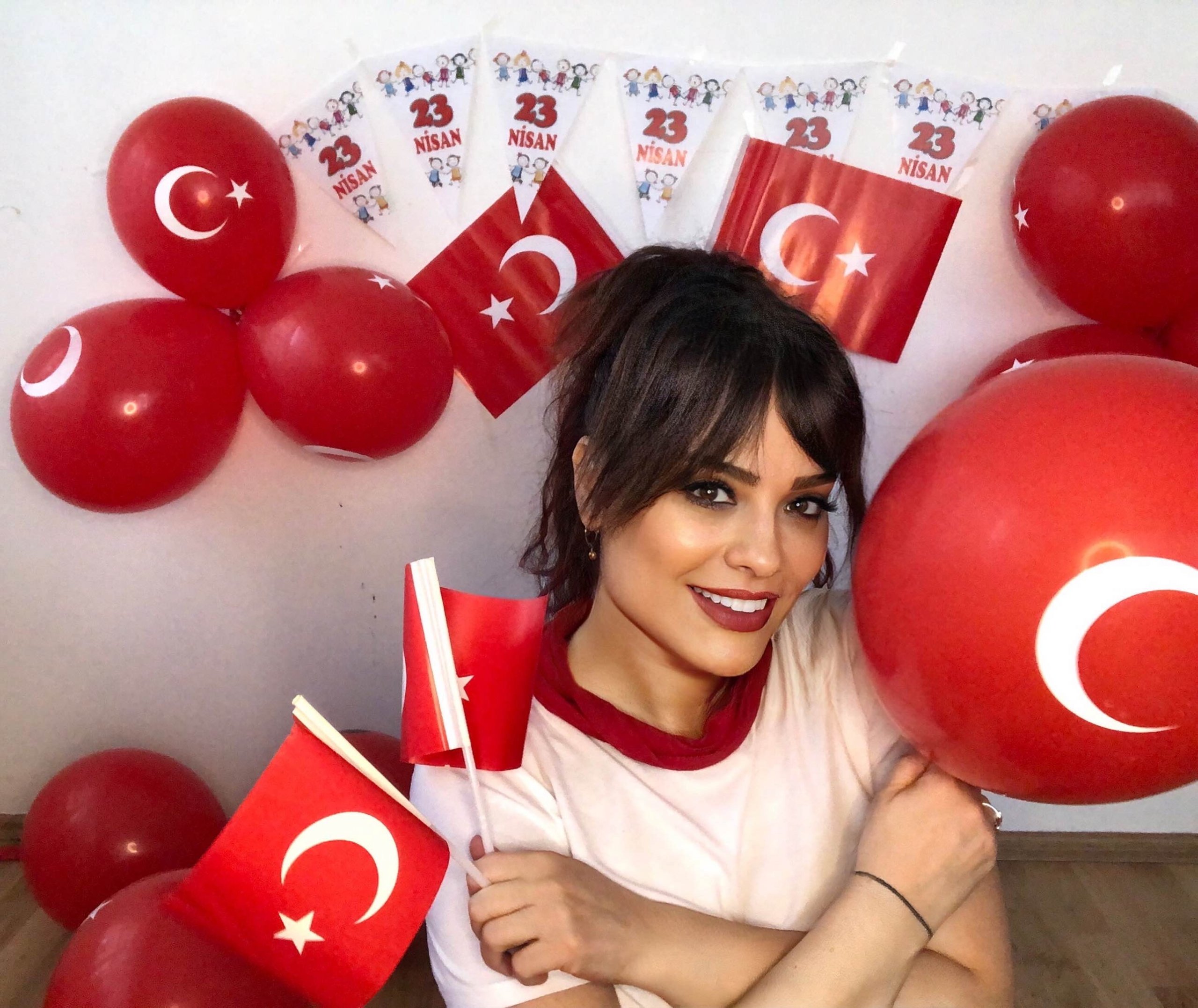 Reyhan Karaca 23 Nisan Pozu.