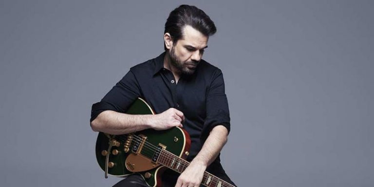 Kenan Doğulu Yeni Şarkısı ‘Bizimdir’ İle Birlik Beraberlik Mesajı Veriyor!