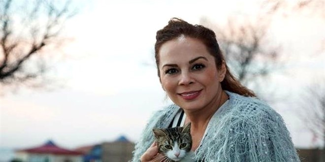 Koronavirüse yakalanan şarkıcı Demet Sağıroğlu hastalığı yendi
