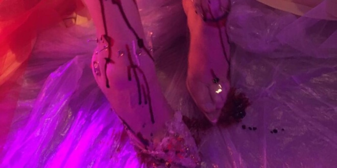 Aynur Aydın'ın Ayakları