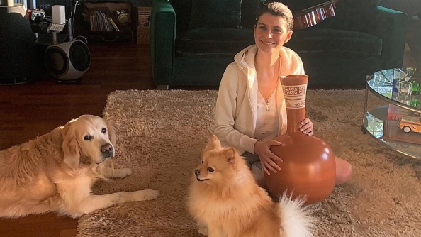 Beren Saat Efe Güray'ı Unutmadı...