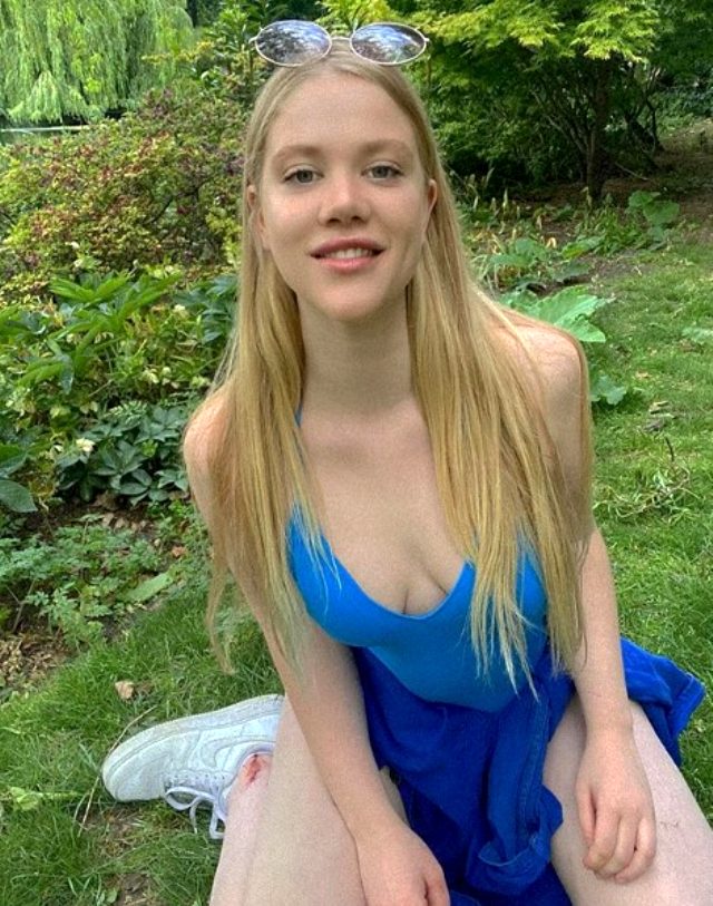 Serel Yereli'nin O Cesur Pozları;