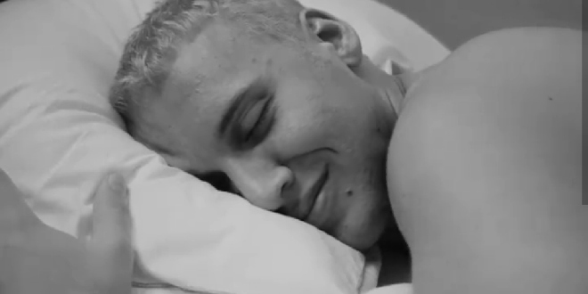 Edis Pozunu Paylaştı Ve Sildi!