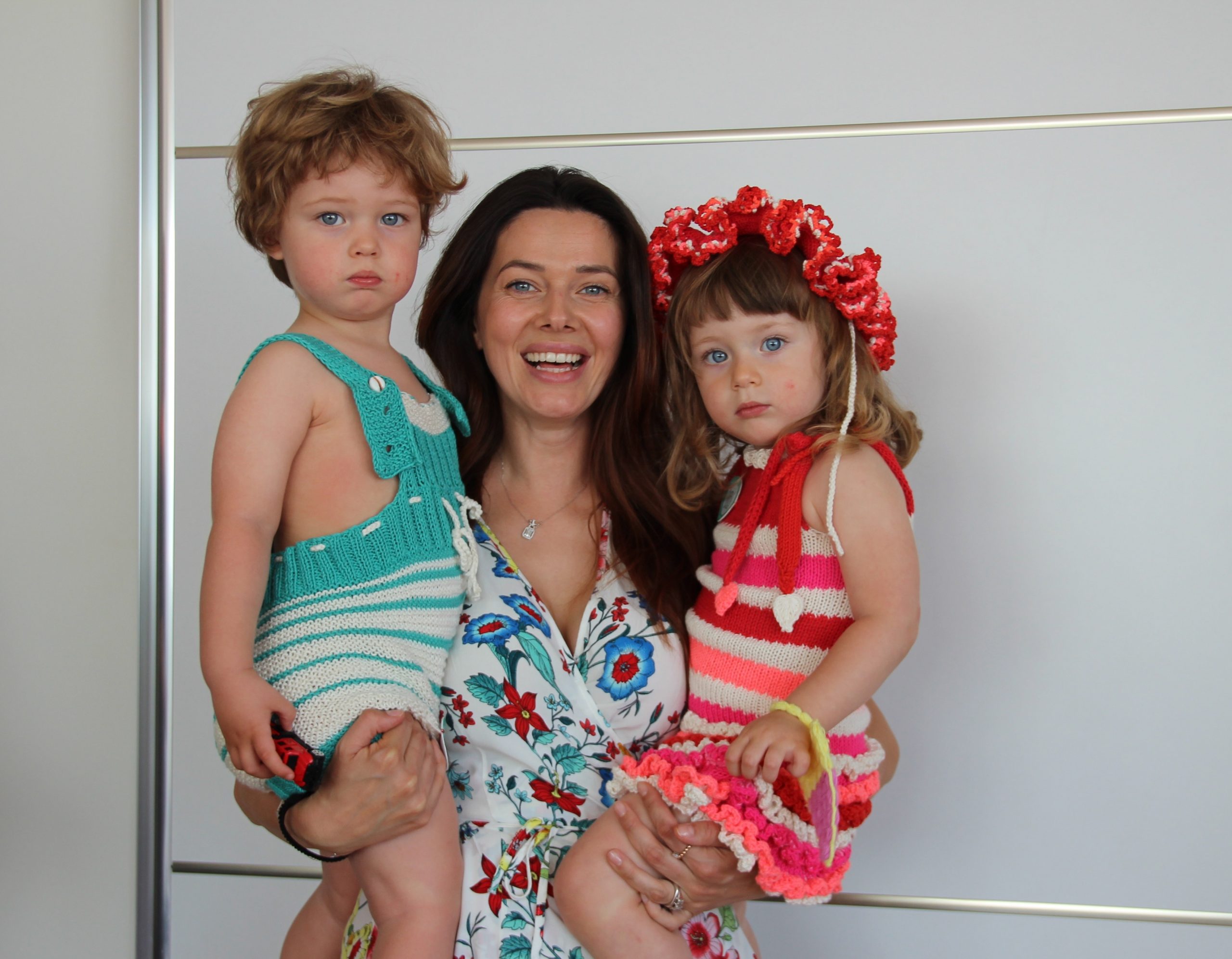 Çocuklarıyla Kamera Karşısında