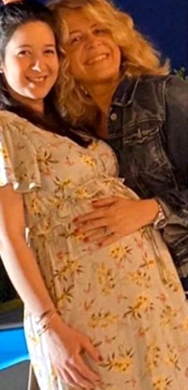 Banu Ilıcalı Hamile Pozu