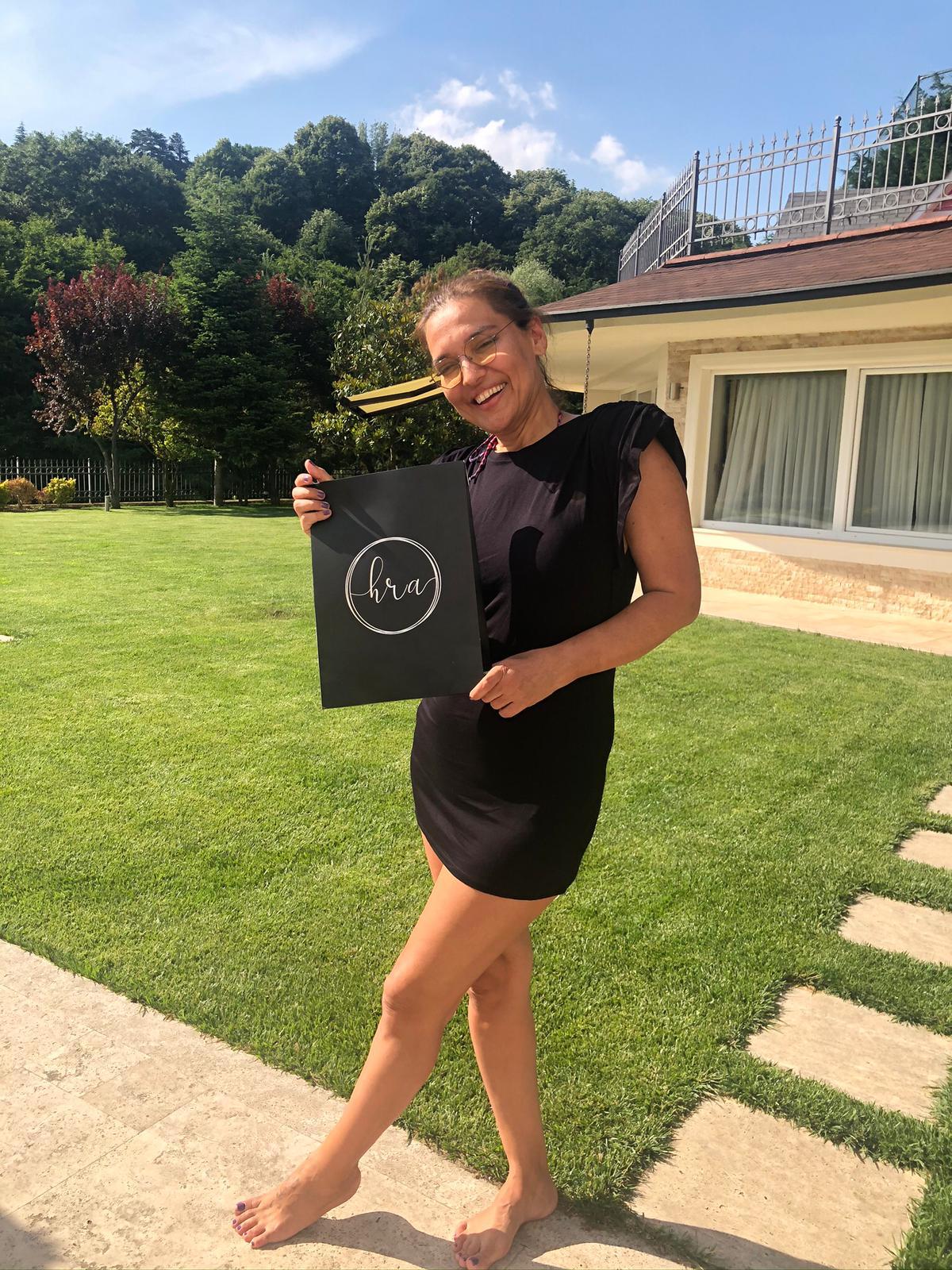 Demet Akalın'dan Kardeşe Destek!