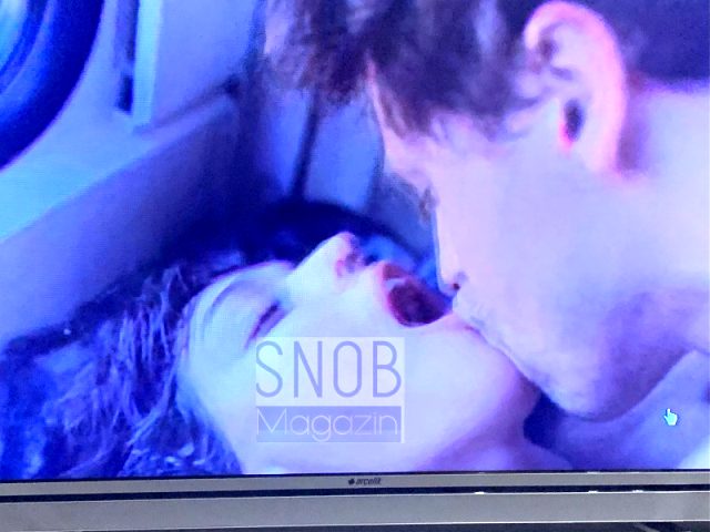 Dilan Çiçek Deniz ile Metin Akdülger'in Yarına Tek Bilet'de ki sevişme sahnesi