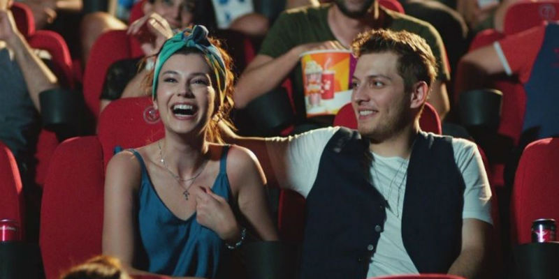 Azra'ya Görücü Geleceğini Öğrenen Zola Tutuşuyor