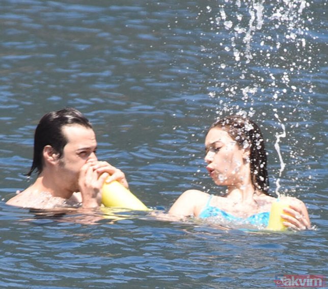 Afra Saraçoğlu İle Mert Yazıcıoğlu'nun Sarmaş Dolaş Halleri